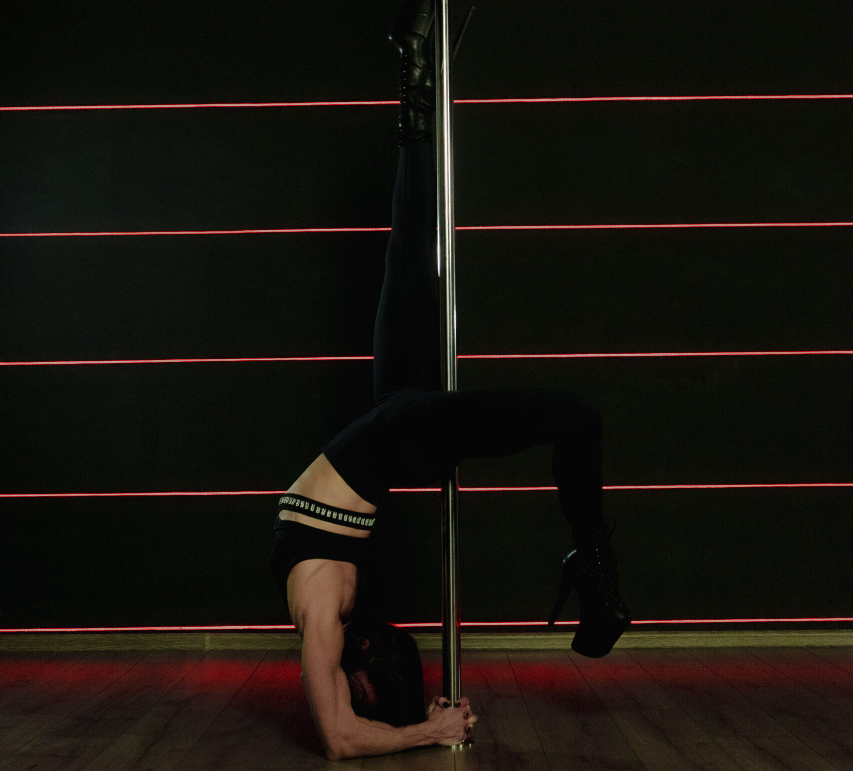 танцы на пилоне